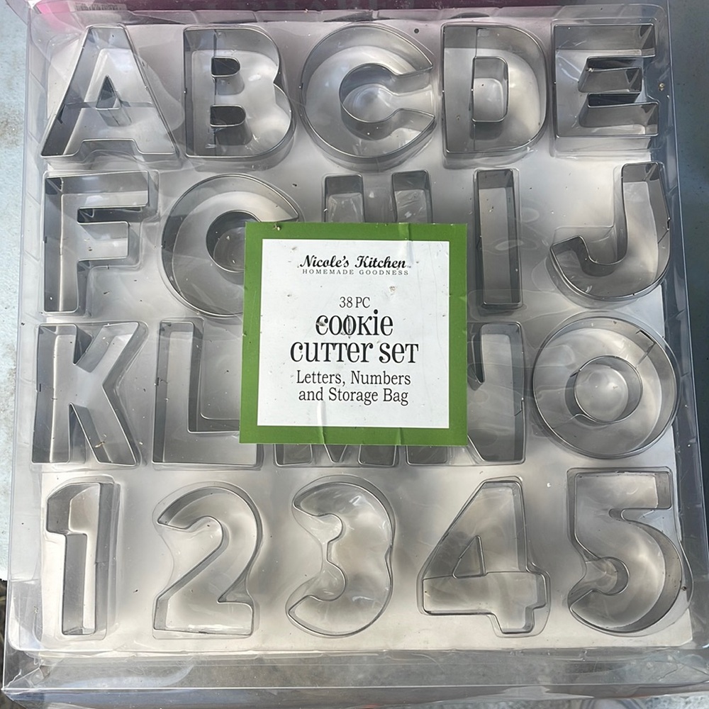 38 PC COOKIE CUTTER SER  LETTERS, NUMBERS & STORAGE BAG